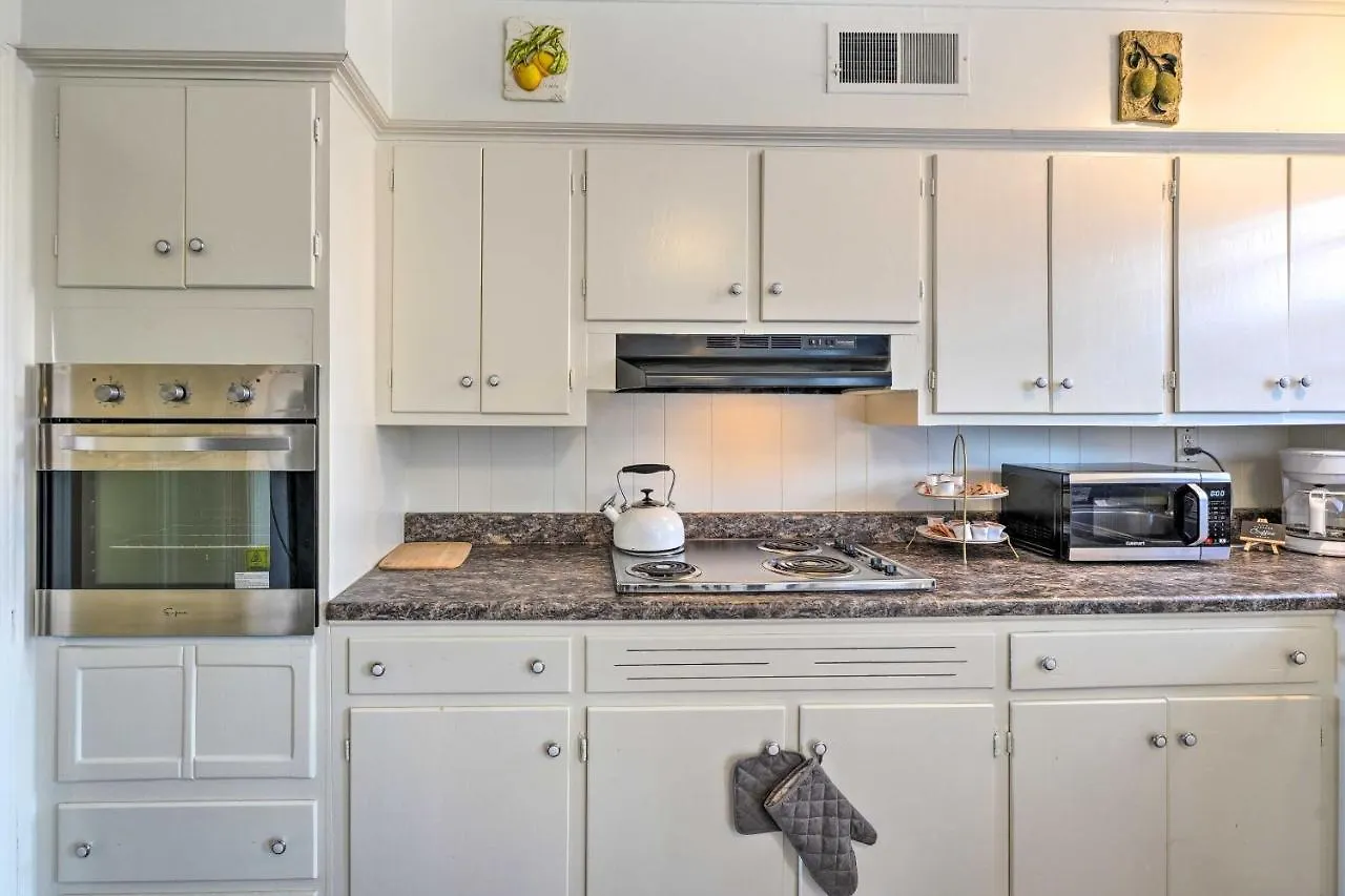 Memphis Vacation Rental - Half Mi To Graceland